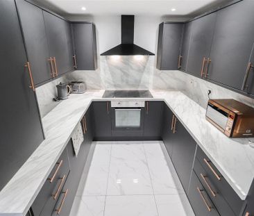 1 bedroom in a house share to rent - Photo 6