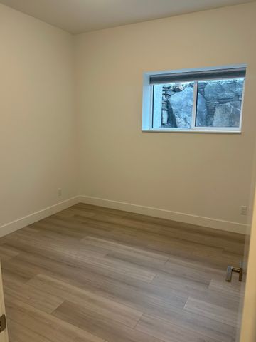 494 Trumpeter Lower 2bd 1bth suite - Photo 3