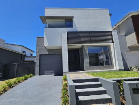 “Immaculate Four Bedroom Quality Family Home” - Photo 4