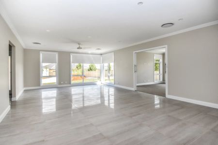 Executive Low Maintenance Home - Photo 2