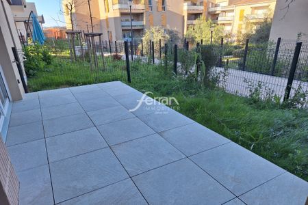 Location Appartement 2 pièces 45m² DRAGUIGNAN 83300 - Photo 4