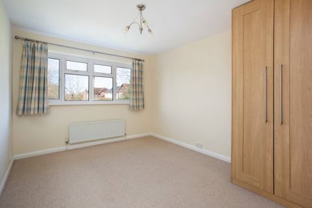 3 bedroom semi-detached house to rent - Photo 4