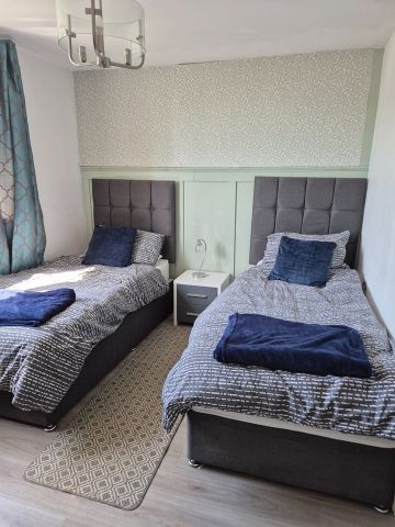 3 Bed Terraced House, Ocean Village, SO14 - Photo 3