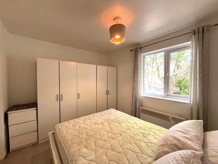 Emerald Close, London - Photo 4