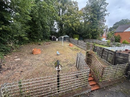 Wych Hill, Woking, Surrey, GU22 - Photo 2