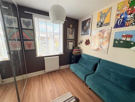 3 bedroom semi-detached house to rent - Photo 4