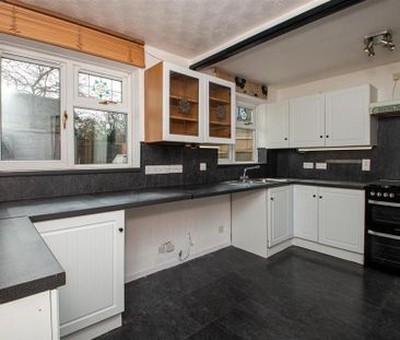 3 bedroom terraced house to rent - Photo 2