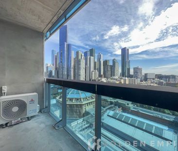 Stunning View Apartment at Prime Location (partially furnished) - Photo 4