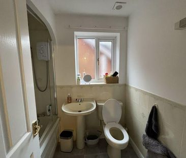 4 bedroom detached house to rent - Photo 3