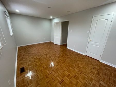 For Lease - 102 Lucena Crescent, Vaughan, Ontario - Photo 5