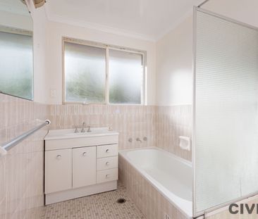 4 Kennerly Street, Curtin ACT 2605 - House For Rent | Domain - Photo 5