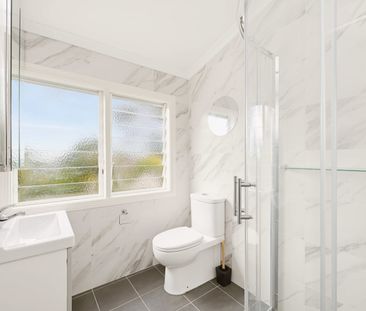 Stunning One Bedroom + Study Apartment In Charming Victorian Block - Photo 5