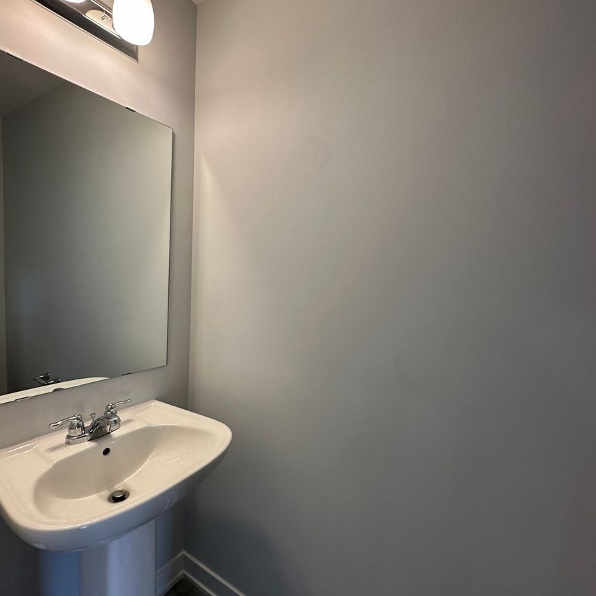 For Lease - 238 Billrian Crescent, Stittsville - Munster - Richmond, Ontario - Photo 1