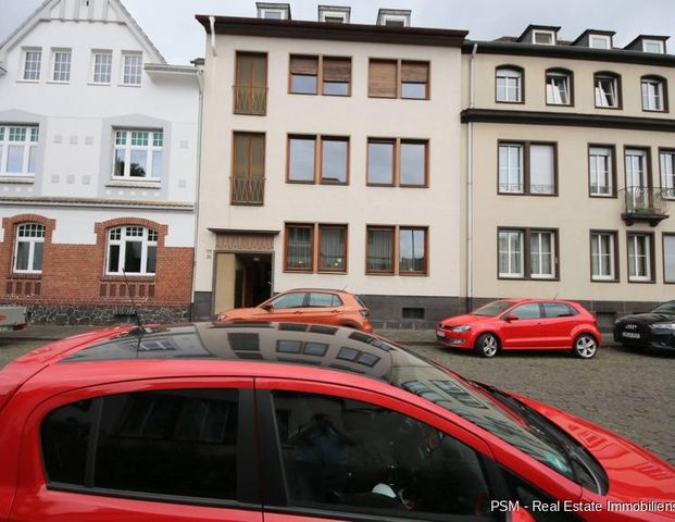 Große 2-Zimmer-Wohnung mit Balkon in zentraler Lage - Foto 1