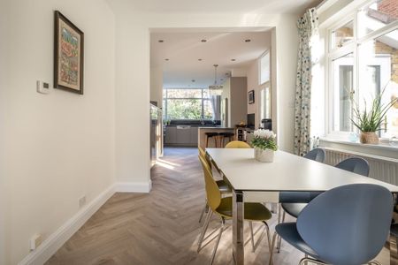 5 bedroom detached house to rent - Photo 3