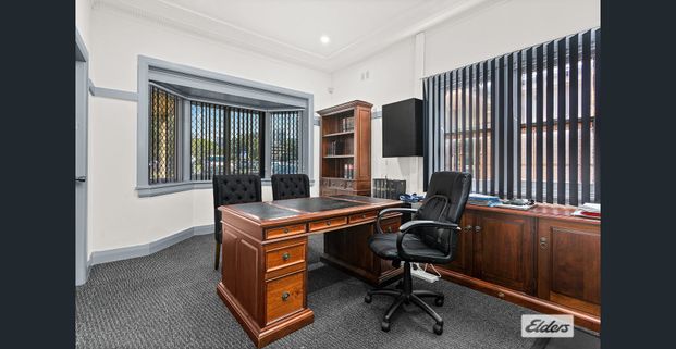 Central 4-Bedroom Home – Walk to Wollongong CBD - Photo 1