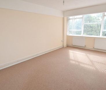 3 bedroom flat to rent - Photo 5