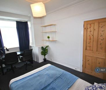 4 bedroom terraced house to rent - Photo 3