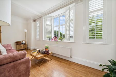 3 bedroom flat to rent - Photo 4