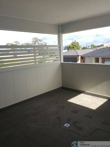 28 Lavender Road, Officer - Photo 3