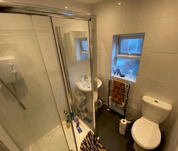 4 bedroom private hall to rent - Photo 2