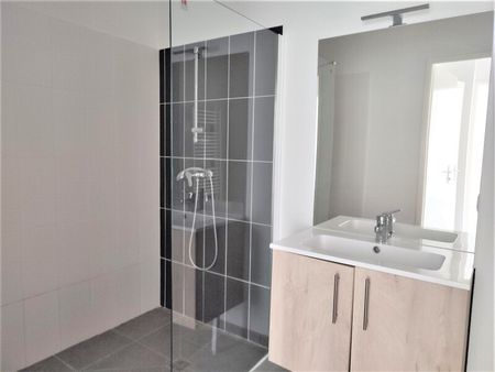 Location Appartement 2 pièces 45m² PINS JUSTARET 31860 - Photo 5