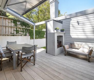 Architect Designed Tranquil Oasis - Photo 6