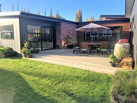 Charming 3BR Home in Serene Albert Town - Photo 5