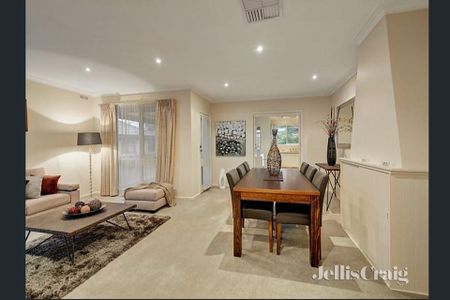 25 Plenty Ln, Greensborough - Photo 5