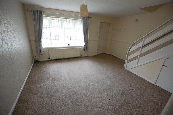 3 bedroom end of terrace house to rent - Photo 1