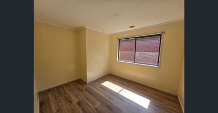 RENOWNED REAL ESTATE PRESENTS – 42 EDMUND DR, TARNEIT VIC 3029 - Photo 3