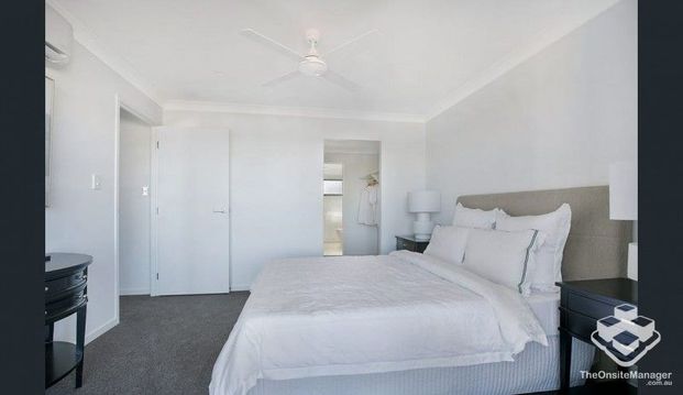 NEW TOWNHOUSE IN MANLY WEST - Photo 1