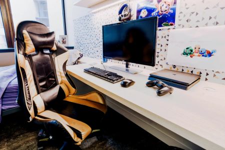 Corner View Room in 5-Bed Apartment - Photo 4