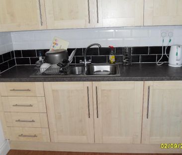 5 bedroom terraced house to rent - Photo 2