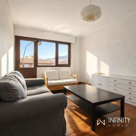 Alquiler de piso en Calle Larrakotorre - Photo 3