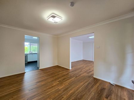 Freshly Renovated Family Home in a Quiet Cul-De-Sac - Photo 2