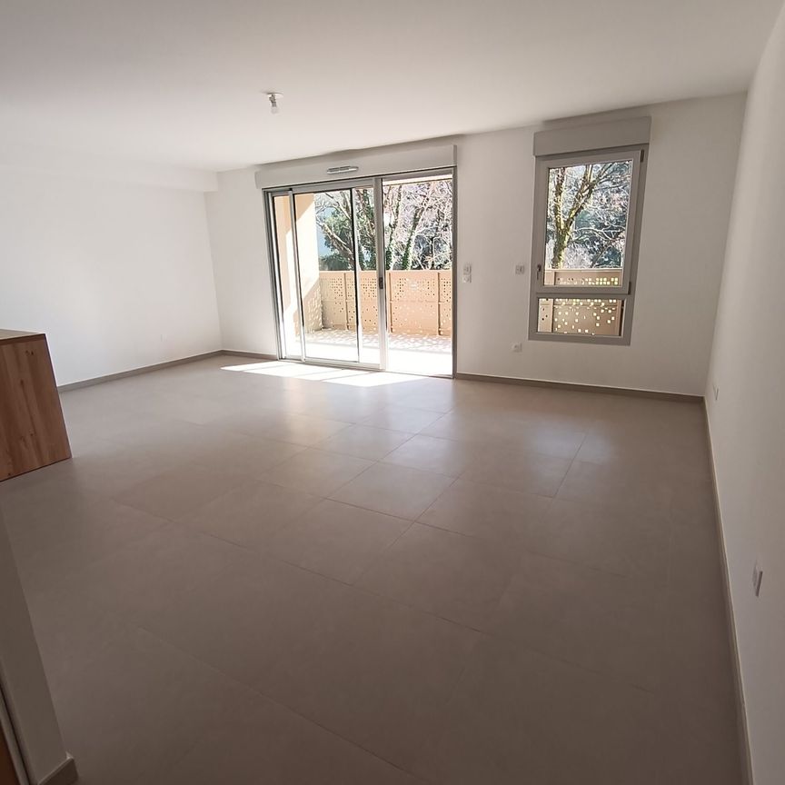 Location Appartement 3 pièces 70m² CREST 26400 - Photo 1