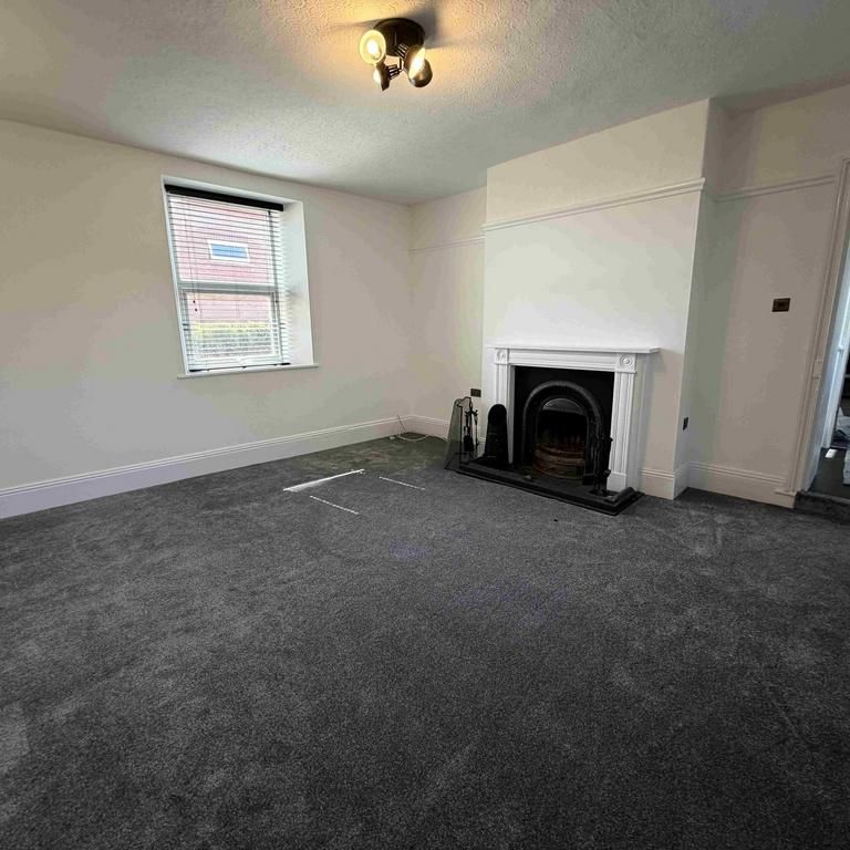 4 bedroom semi-detached house to rent - Photo 1