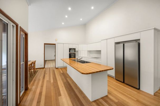 Stylish Family Home for Rent in Headland Park - Photo 1