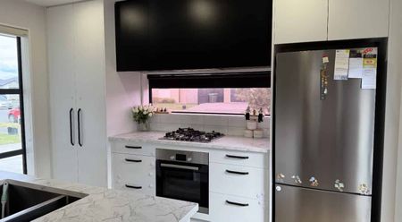 Contemporary Low-Maintenance Living Starts Here - Photo 2