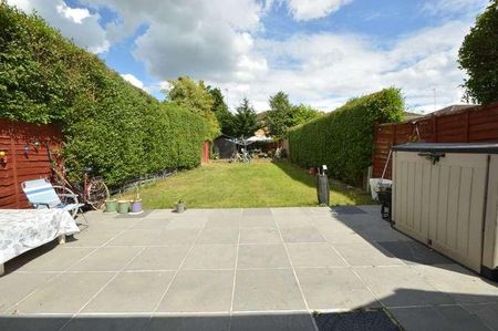 New Haw, KT15 - Photo 4