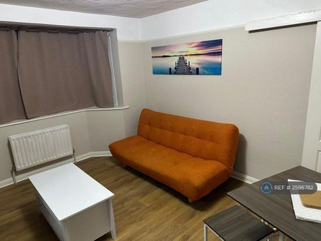 2 bedroom maisonette to rent - Photo 3