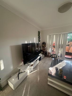 Beverly Hills - Photo 1