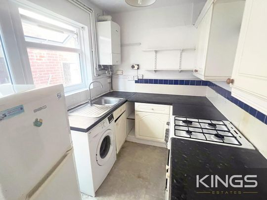 4 bedroom terraced house to rent - Photo 1