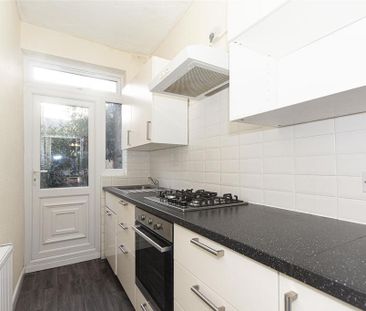 4 bedroom terraced house to rent - Photo 1