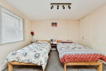 3 bedroom townhouse to rent - Photo 4