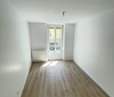 Location Appartement 3 pièces 78m² - Photo 3