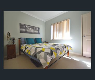 STUNNING 3 BEDROOM FAMILY HOME - Photo 6