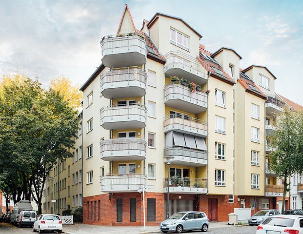 Einziehen und Wohlfühlen: Wunderschöne Dachgeschoss-Wohnung sucht neue Mieter! - Photo 1