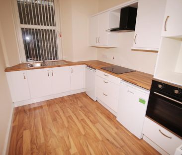 4 bedroom flat to rent - Photo 4